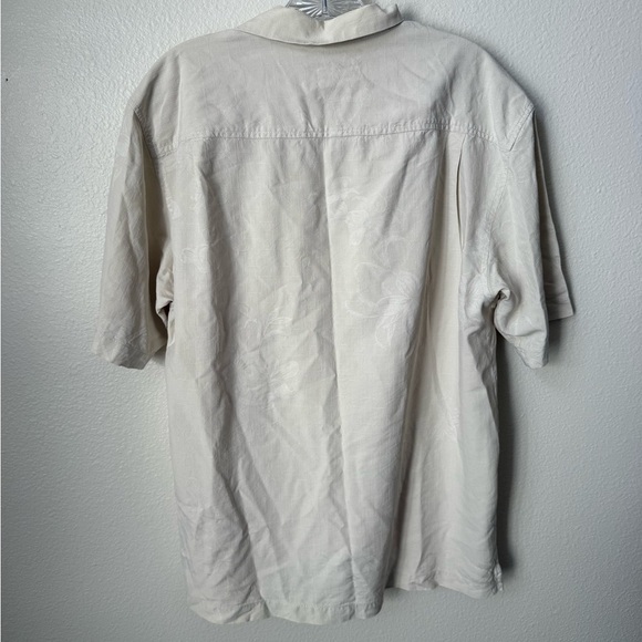 Tommy Bahama Men’s Short Sleeve Button Down 100% Silk Size Medium - Picture 2 of 5